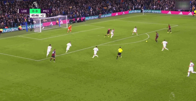 篮球湖人球迷为球队准备应援物