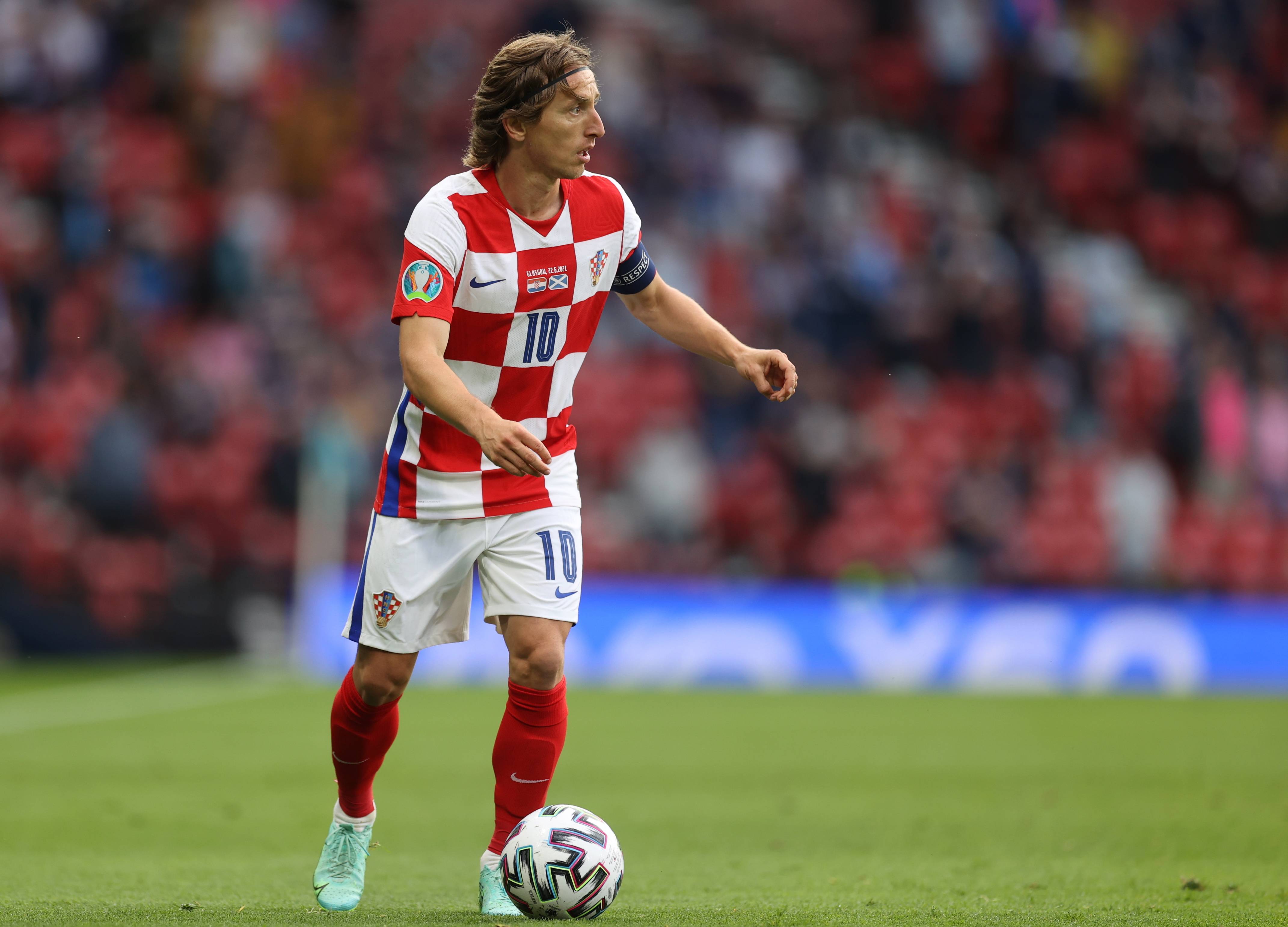 罗体：米兰vs拉齐奥VAR将被停哨；主裁未判点球正确但解释有误