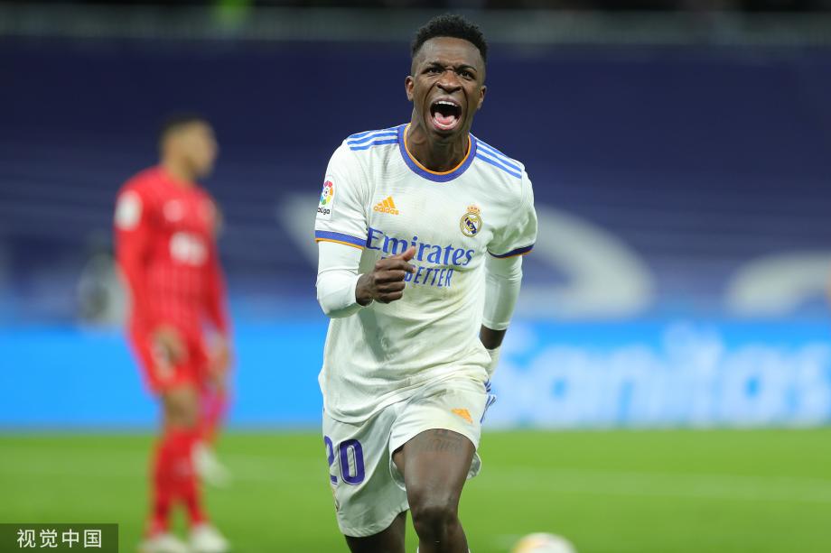 76人险胜雄鹿，马克西爆发，76人升至东部第六，雄鹿三连败。