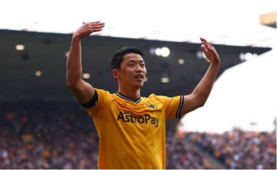 奎因五项基础数据均排在本届新秀前五，总助攻第一