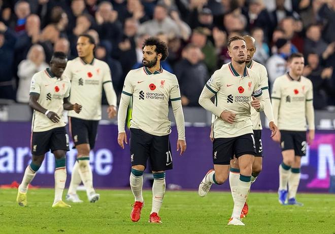 尤文发售圣诞节相关产品，毛衣售价39.9欧元，帽子16.9欧