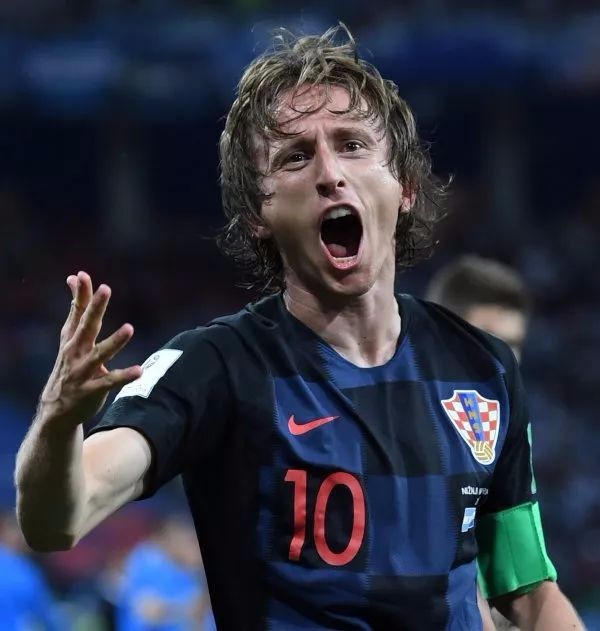 半场战报：拉齐奥1-0莱切，贡多齐建功